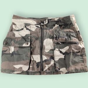 Aeropostale camo cargo mini skirt Low Rise
